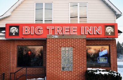 Chicken Wing Review/QB Comparison: Big Tree Inn
