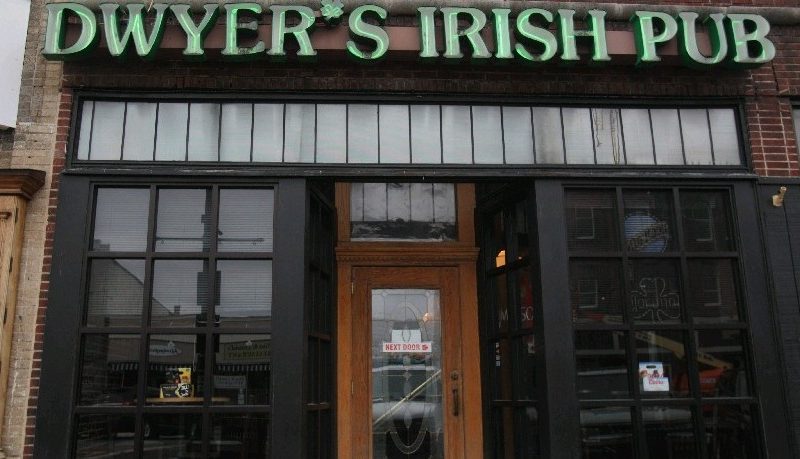 Chicken Wing Review/QB Comparison: Dwyer’s Irish Pub