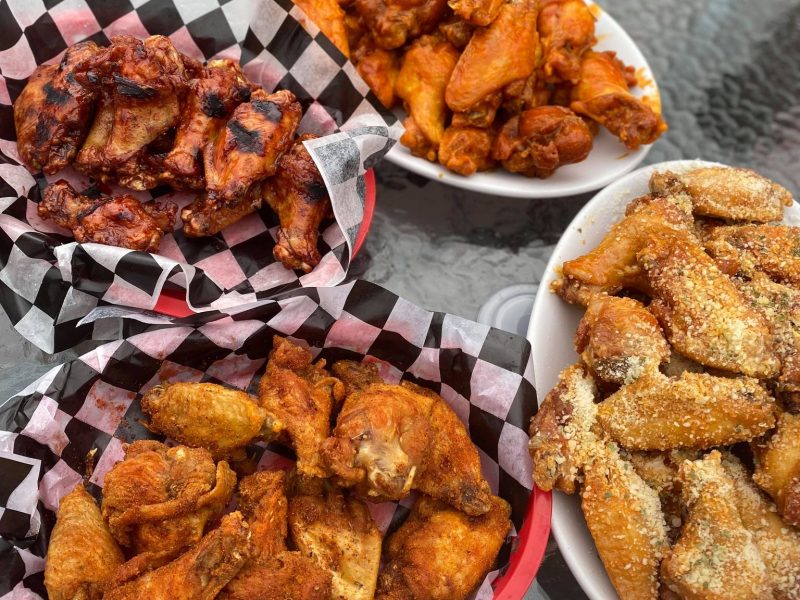 Wing Review: Hat Trix Sports Bar