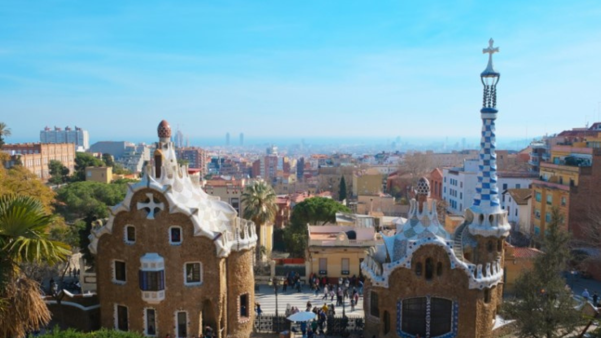 Piazza Navona and Park Güell (1)