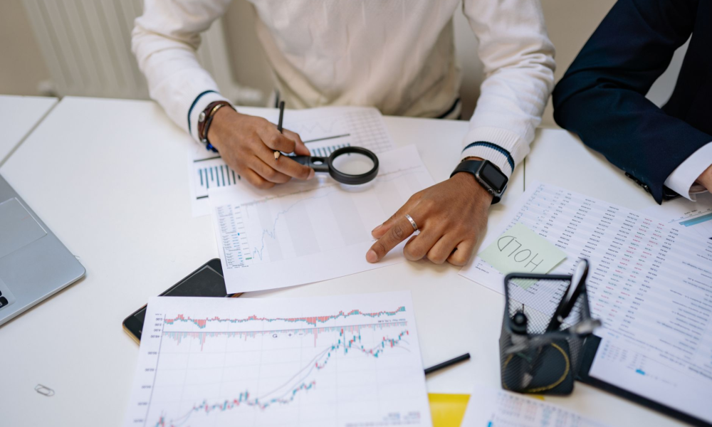 analyst investing predictions
